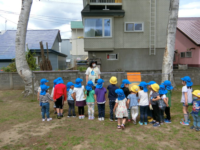 お外に行ったよ 認定こども園 倶知安藤幼稚園 学校法人 北海道カトリック学園