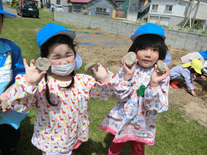 種まきをしました 認定こども園 倶知安藤幼稚園 学校法人 北海道カトリック学園